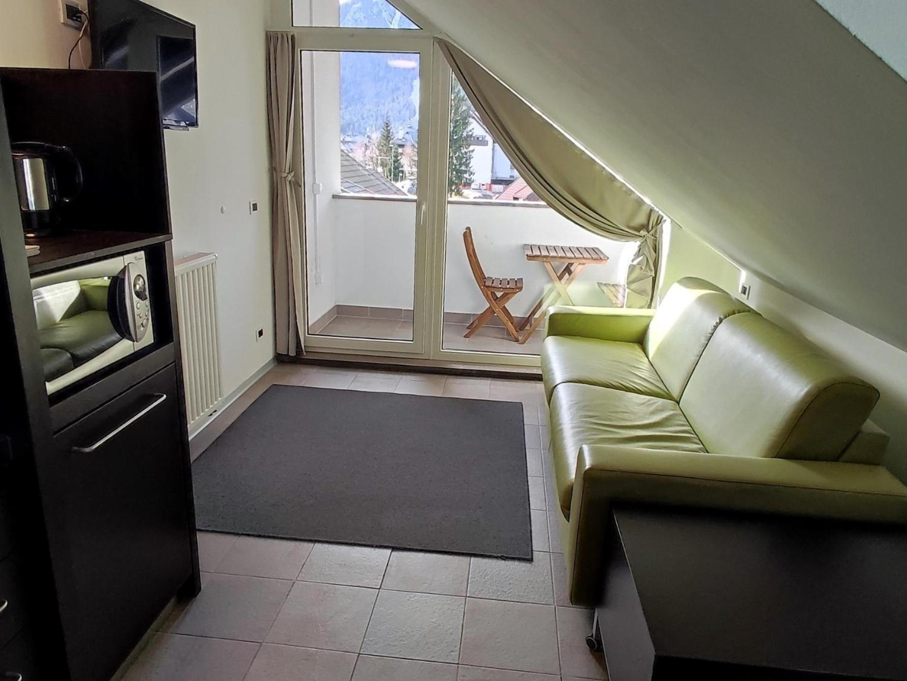 Apartma Mic كْرانْيِسكا غورا المظهر الخارجي الصورة